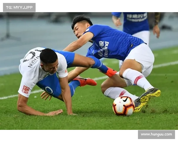 埃弗拉成长之路揭秘：从默默无闻到世界足球巨星的华丽蜕变