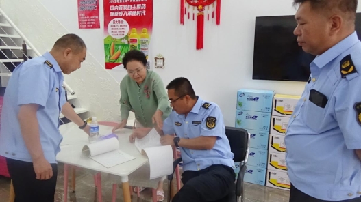 科左中旗农牧业综合行政执法大队开展农药市场专项检查,筑牢农业安全防线